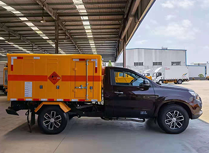 进贤爆破器材运输车